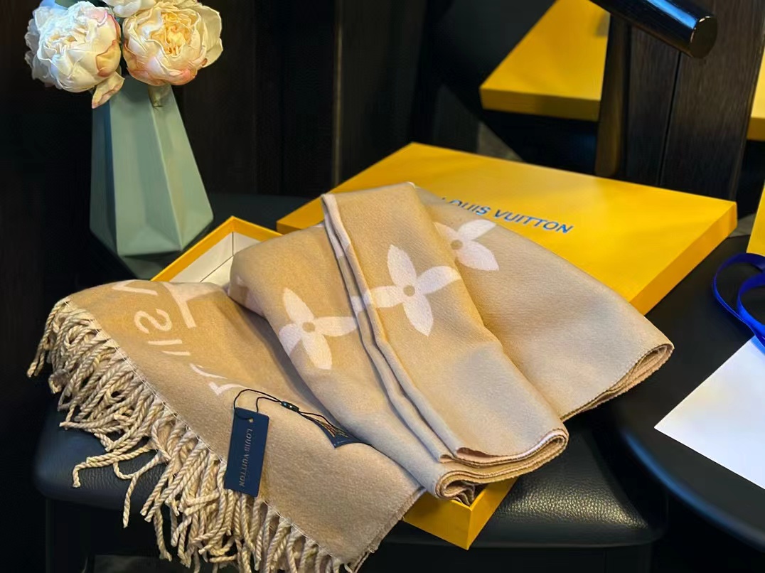 LV四つ葉のクローバーカシミヤフリンジスカーフC【50％割引+送料無料】