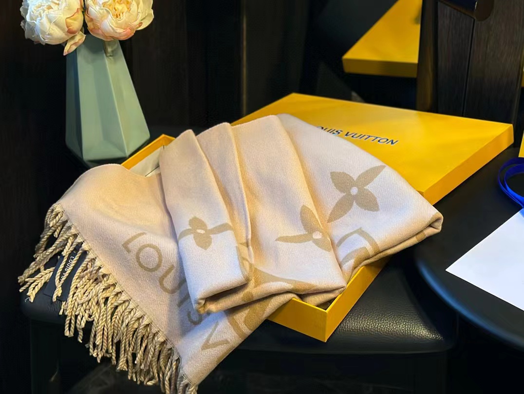 LV四つ葉のクローバーカシミヤフリンジスカーフC【50％割引+送料無料】