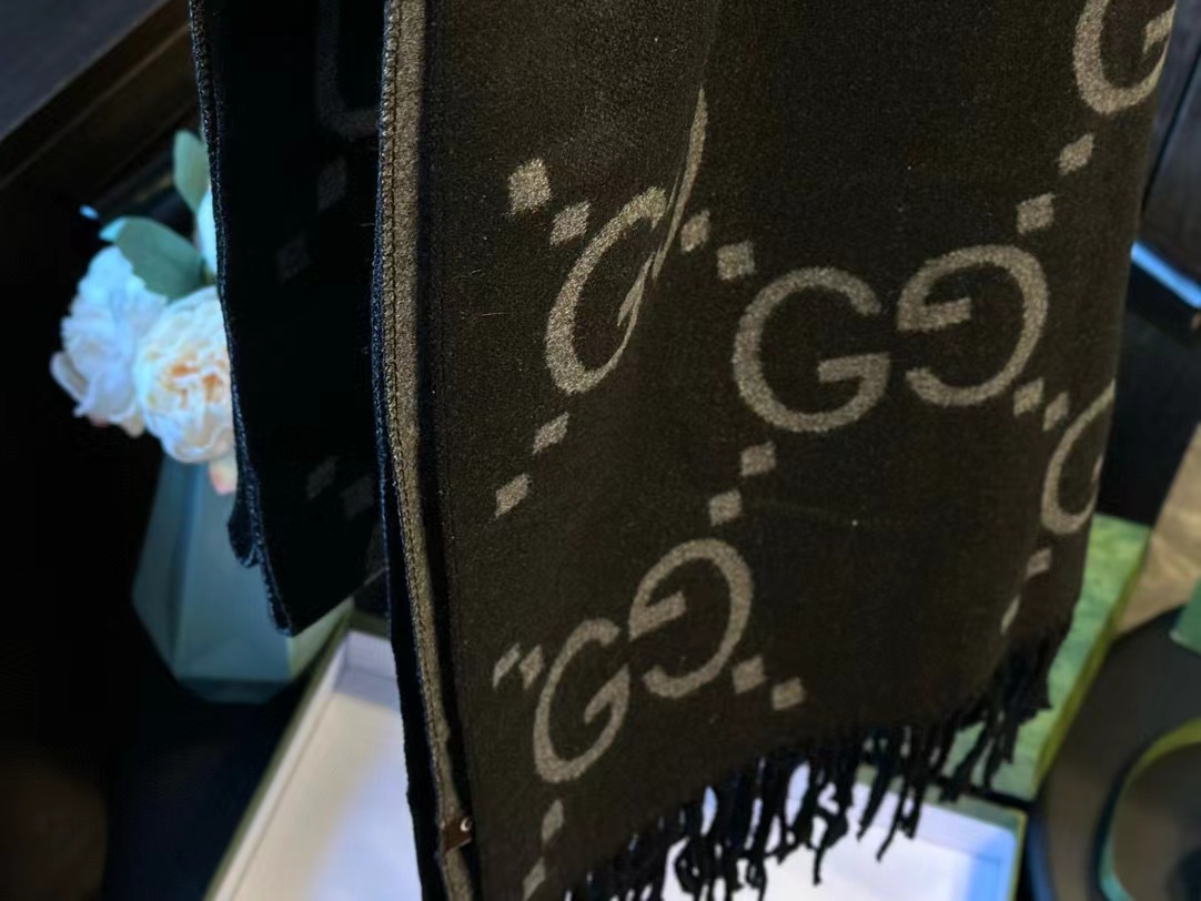 GUCC1 クラシック フリンジ カシミア スカーフ【50％割引+送料無料】