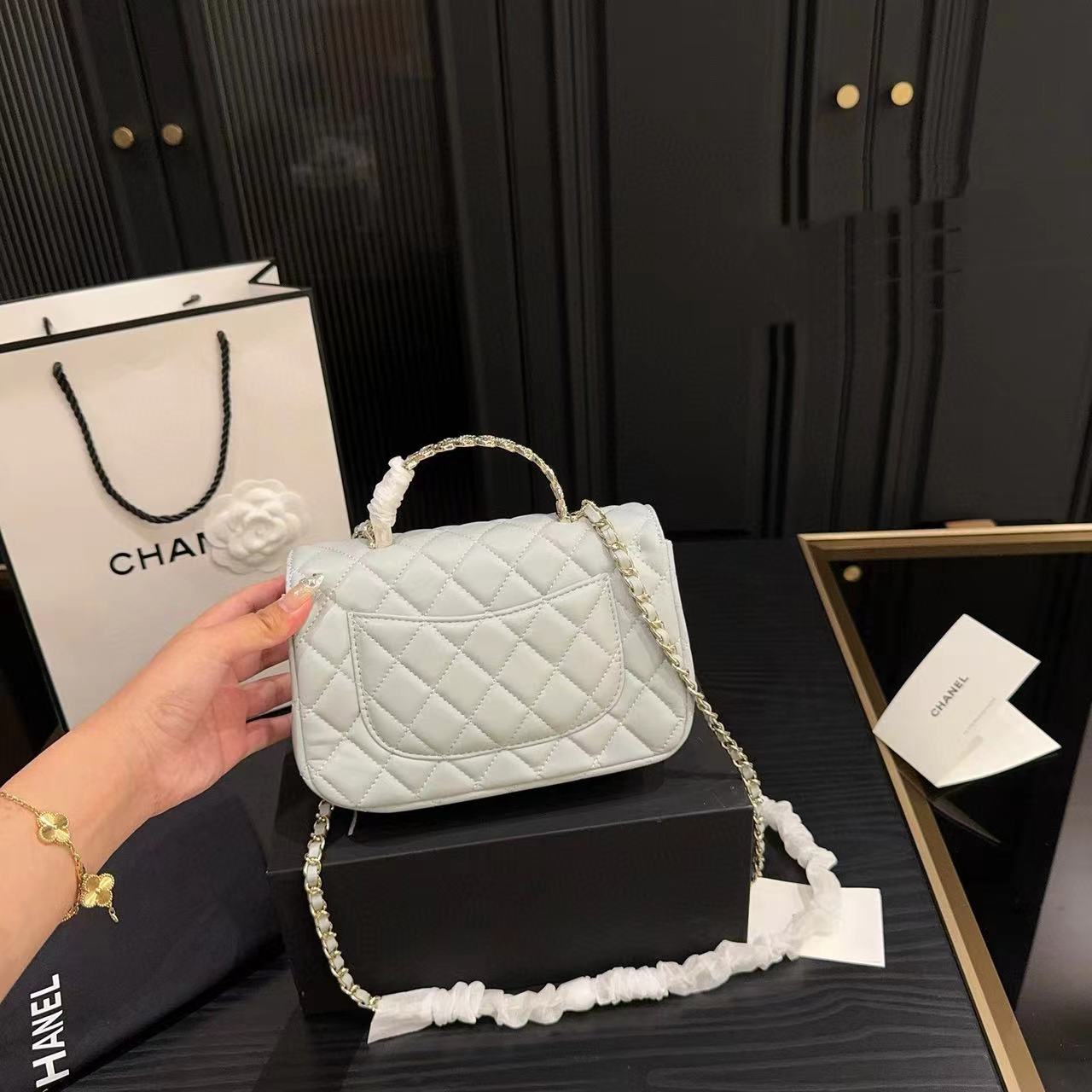 CHANE1 ハンドルラインストーン CF フラップバッグ【50％割引+送料無料】