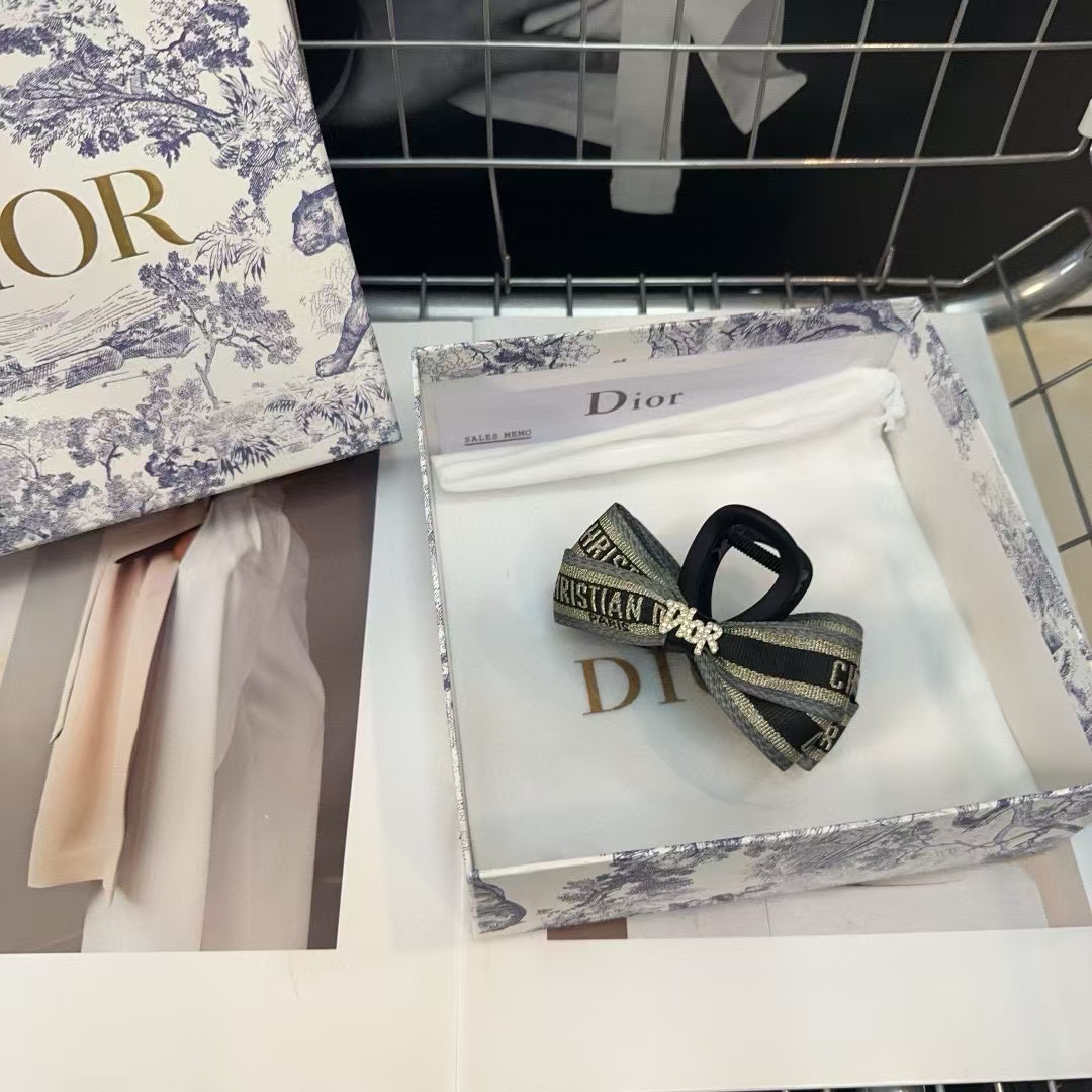 DI0R 老眼レターヘアクリップ【50％割引+送料無料】