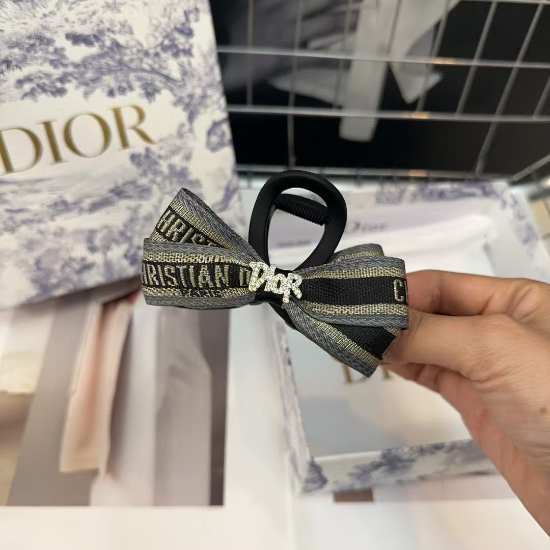 DI0R 老眼レターヘアクリップ【50％割引+送料無料】