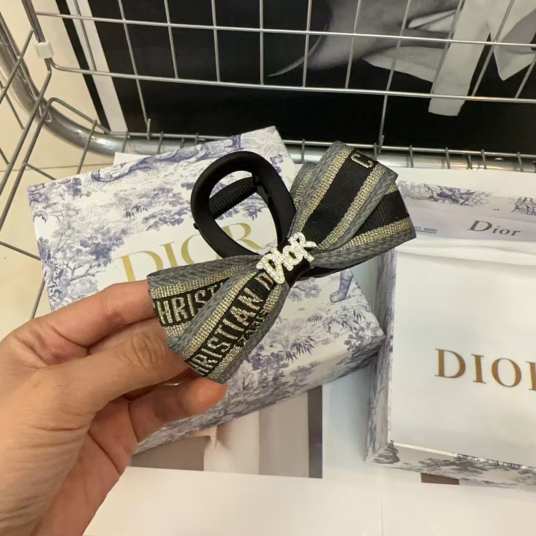 DI0R 老眼レターヘアクリップ【50％割引+送料無料】