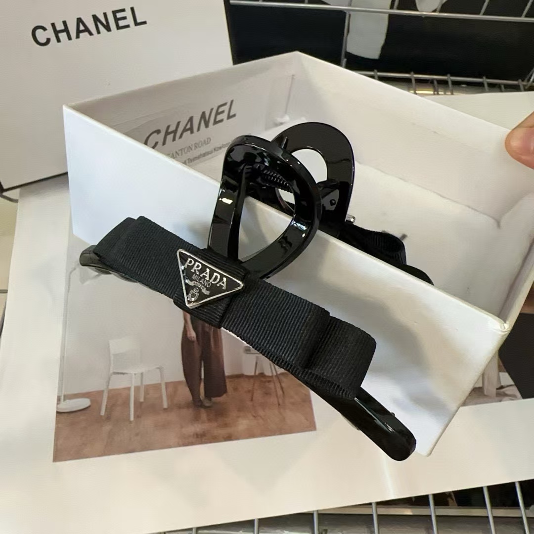 PR4DA トライアングルロゴ ヘアクリップ【50％割引+送料無料】