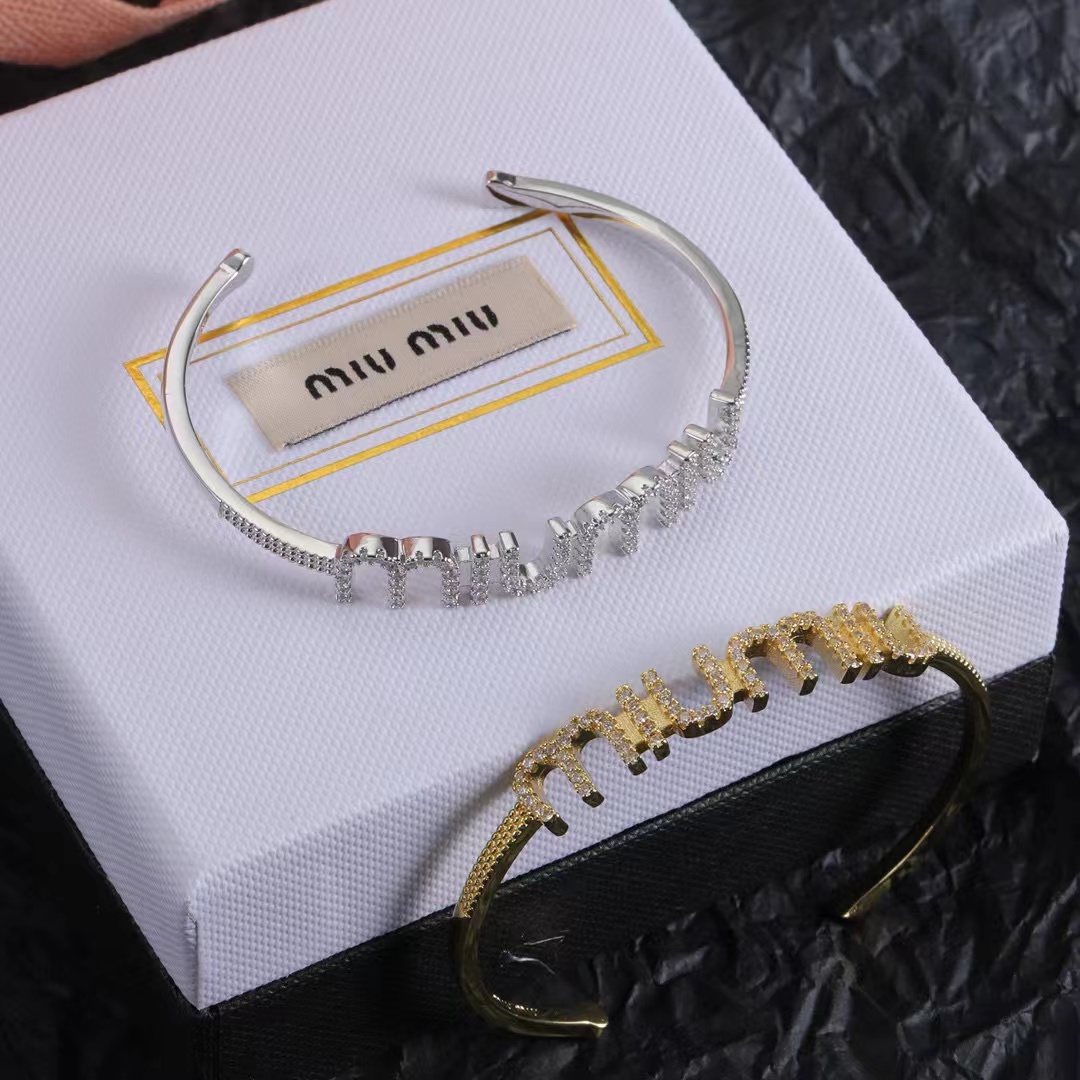 M1UM1U1 ダイヤモンドレターブレスレット【50％割引+送料無料】