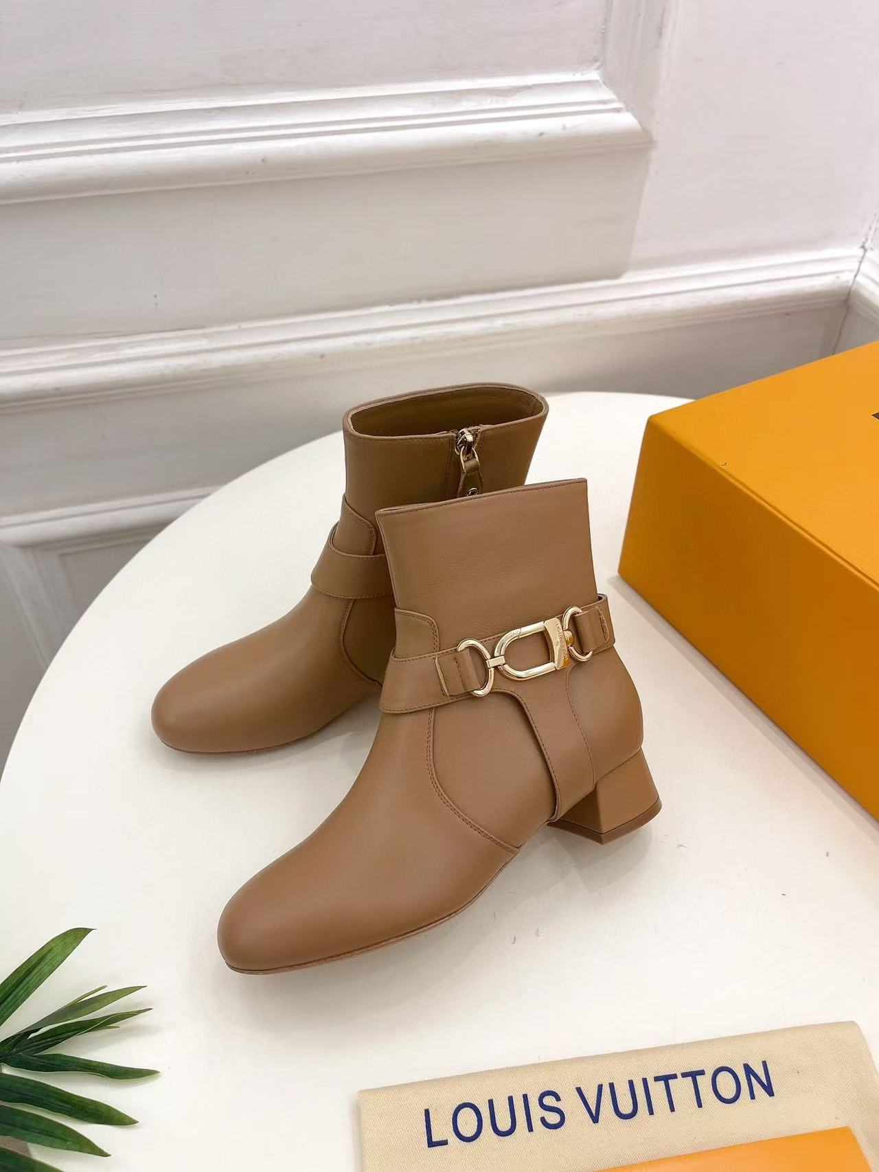 LV高品質メタルスプリングバックルブーツ【50％割引+送料無料】