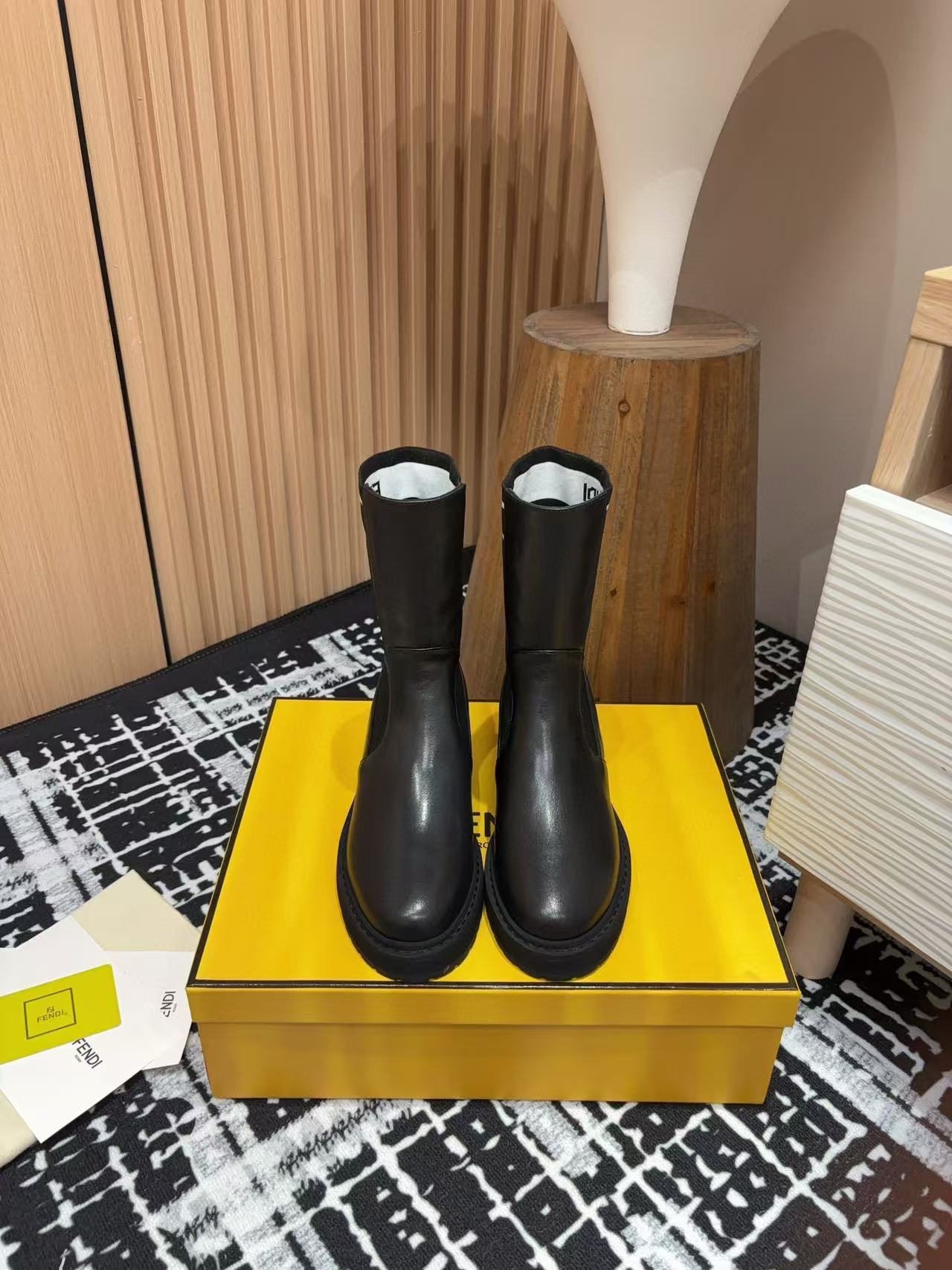 FEND1 高品質シープスキンブーツ【50％割引+送料無料】