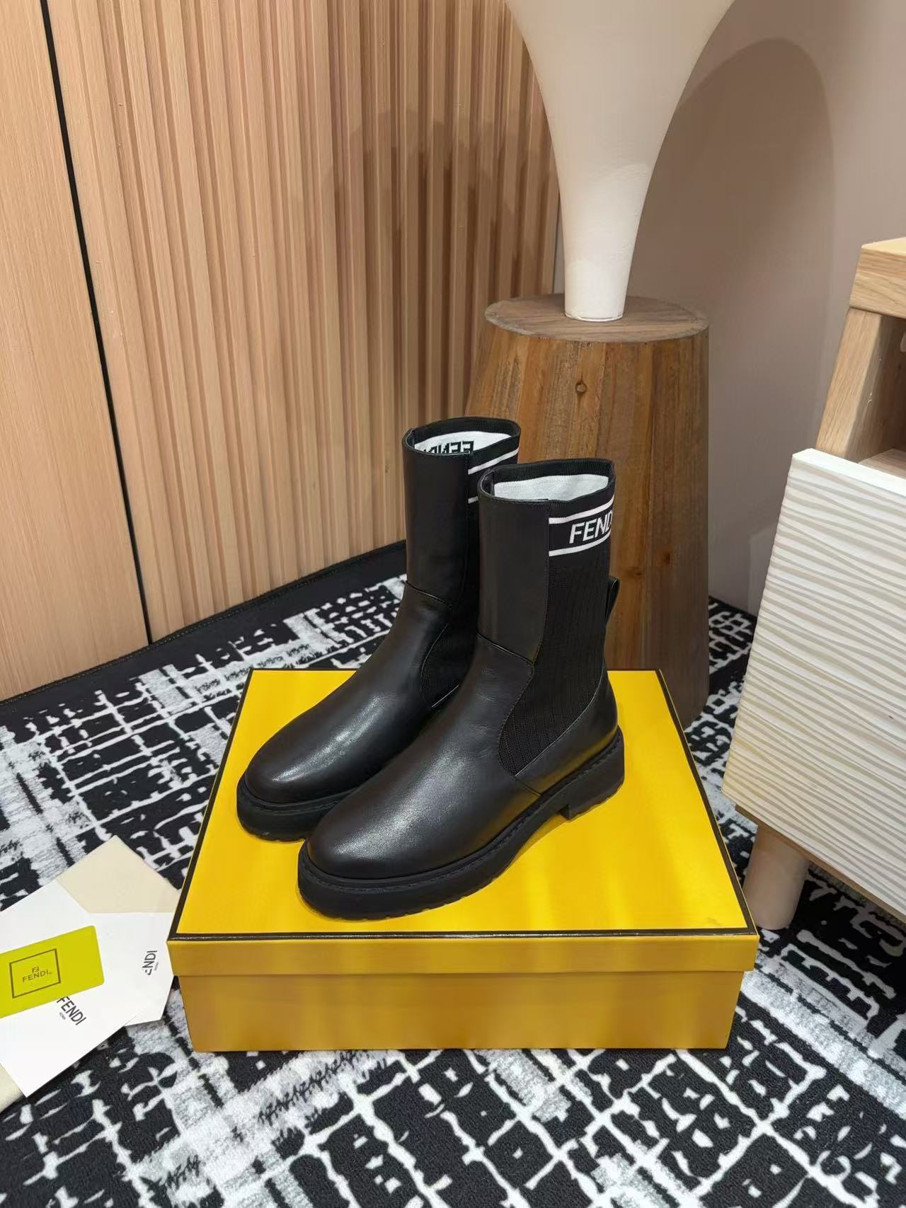 FEND1 高品質シープスキンブーツ【50％割引+送料無料】