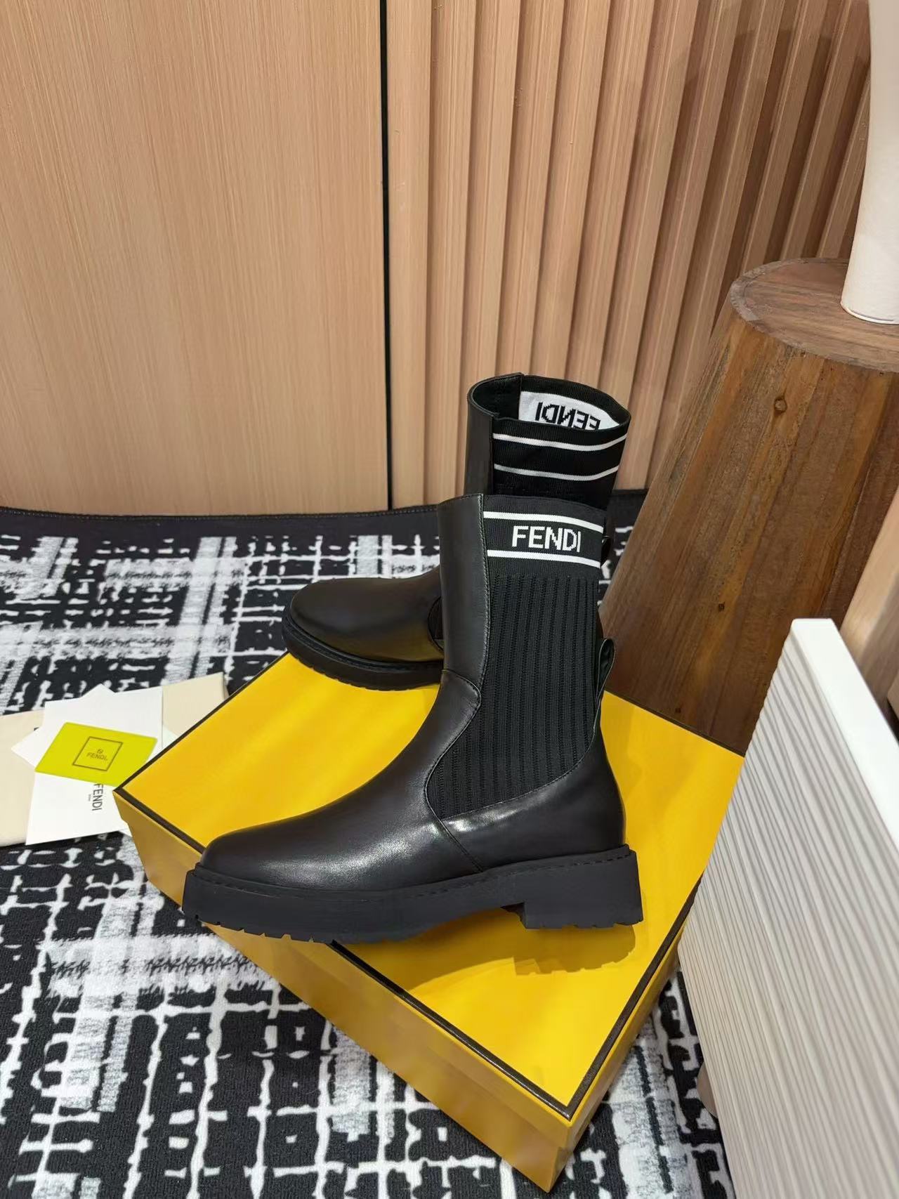 FEND1 高品質シープスキンブーツ【50％割引+送料無料】