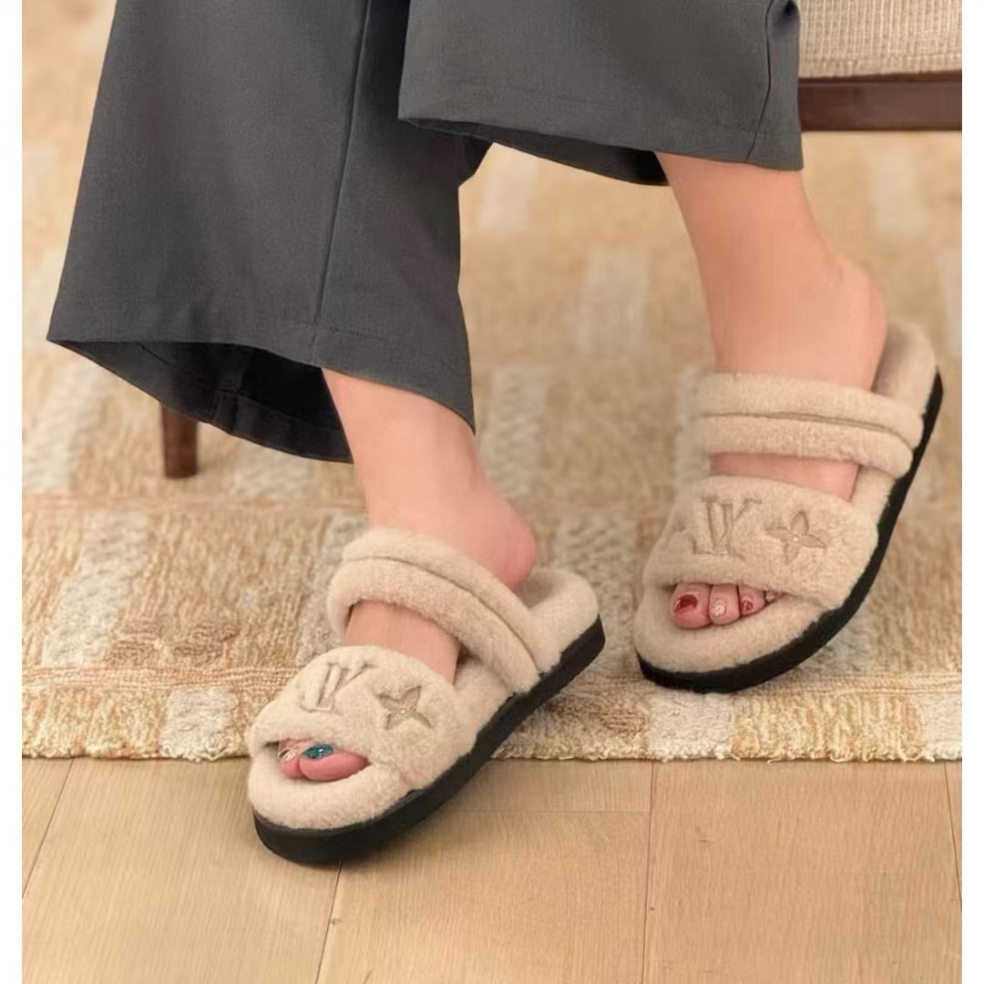 LV高品質ぬいぐるみスリッパ【50％割引+送料無料】