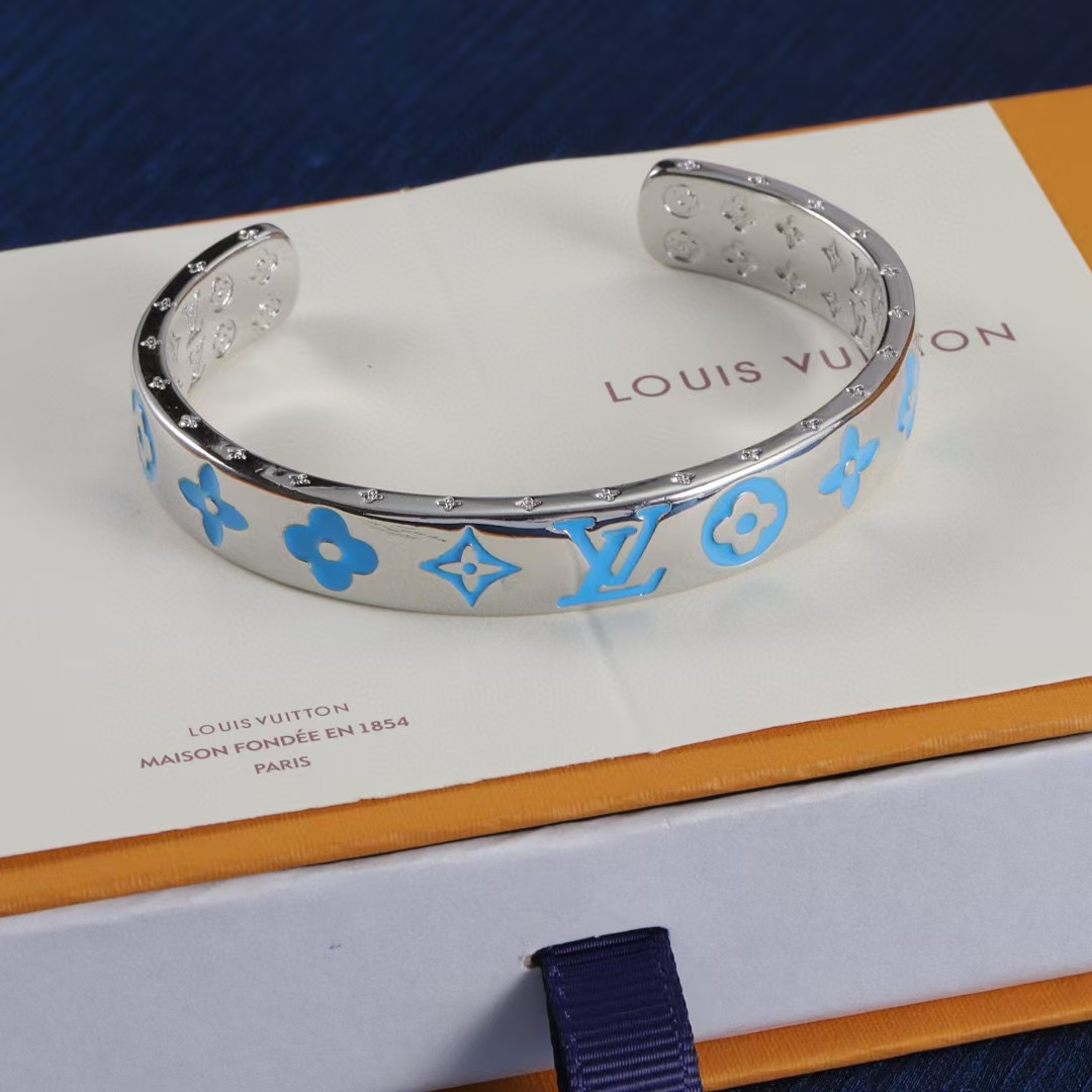 LV 四つ葉のクローバー ブレスレット【50％割引+送料無料】