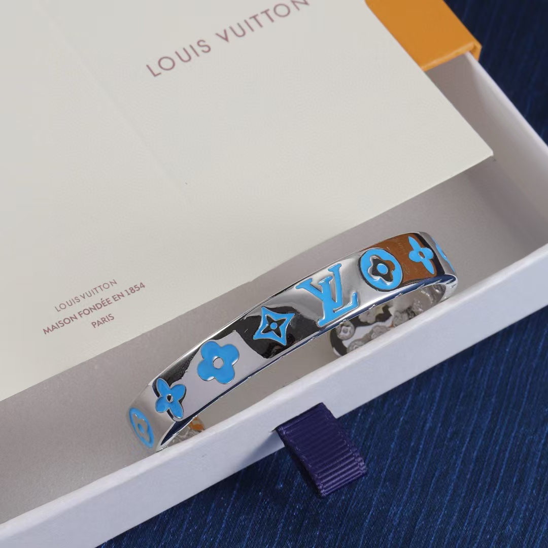 LV 四つ葉のクローバー ブレスレット【50％割引+送料無料】