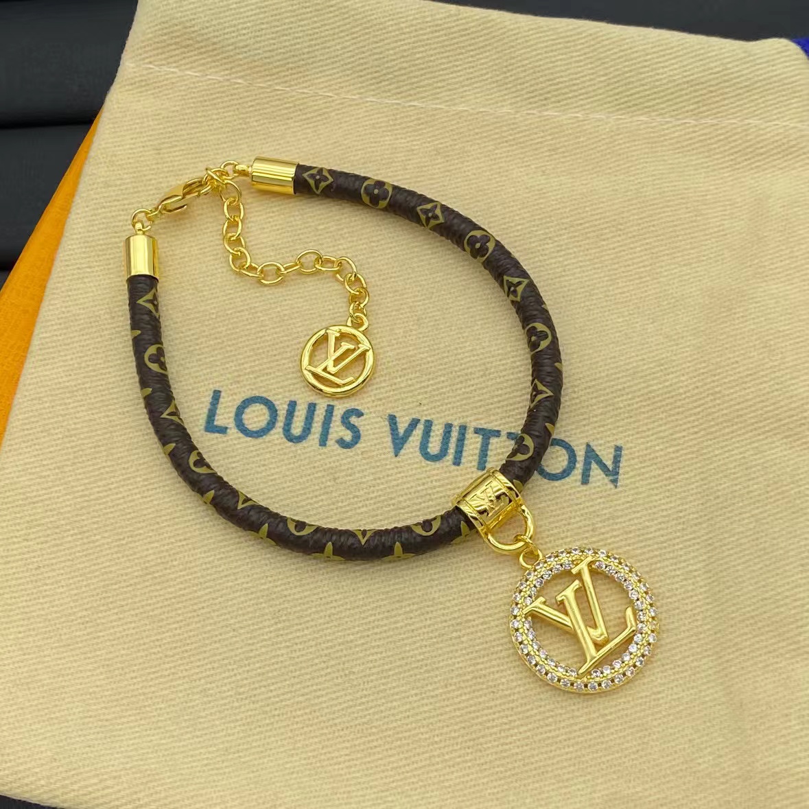 LV老視ロープ ラウンド ダイヤモンド ブレスレット【50％割引+送料無料】