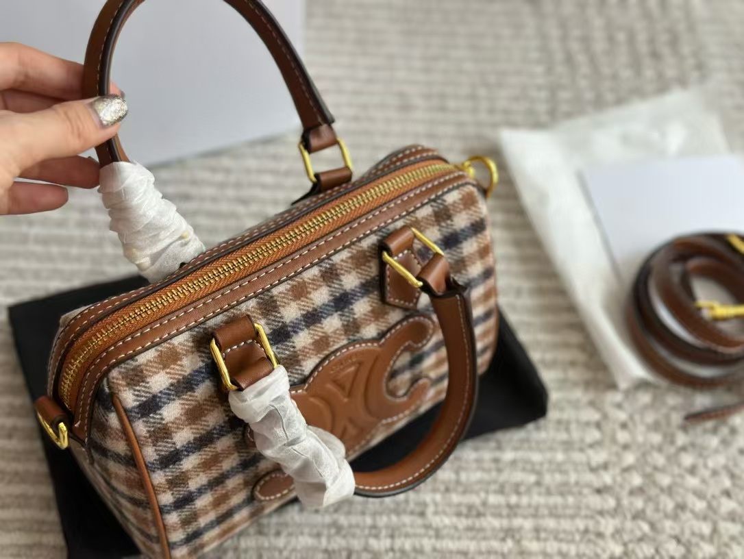 CEL1NE 凱旋門チェック柄ハンドバッグ【50％割引+送料無料】