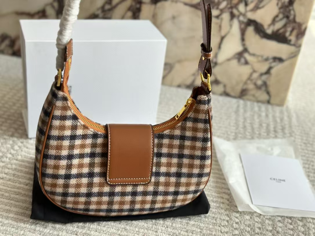 CEL1NE 凱旋門チェック柄脇下バッグ【50％割引+送料無料】