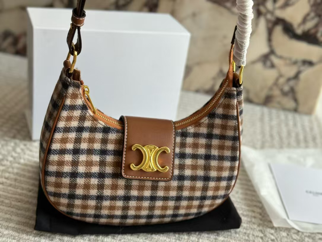 CEL1NE 凱旋門チェック柄脇下バッグ【50％割引+送料無料】