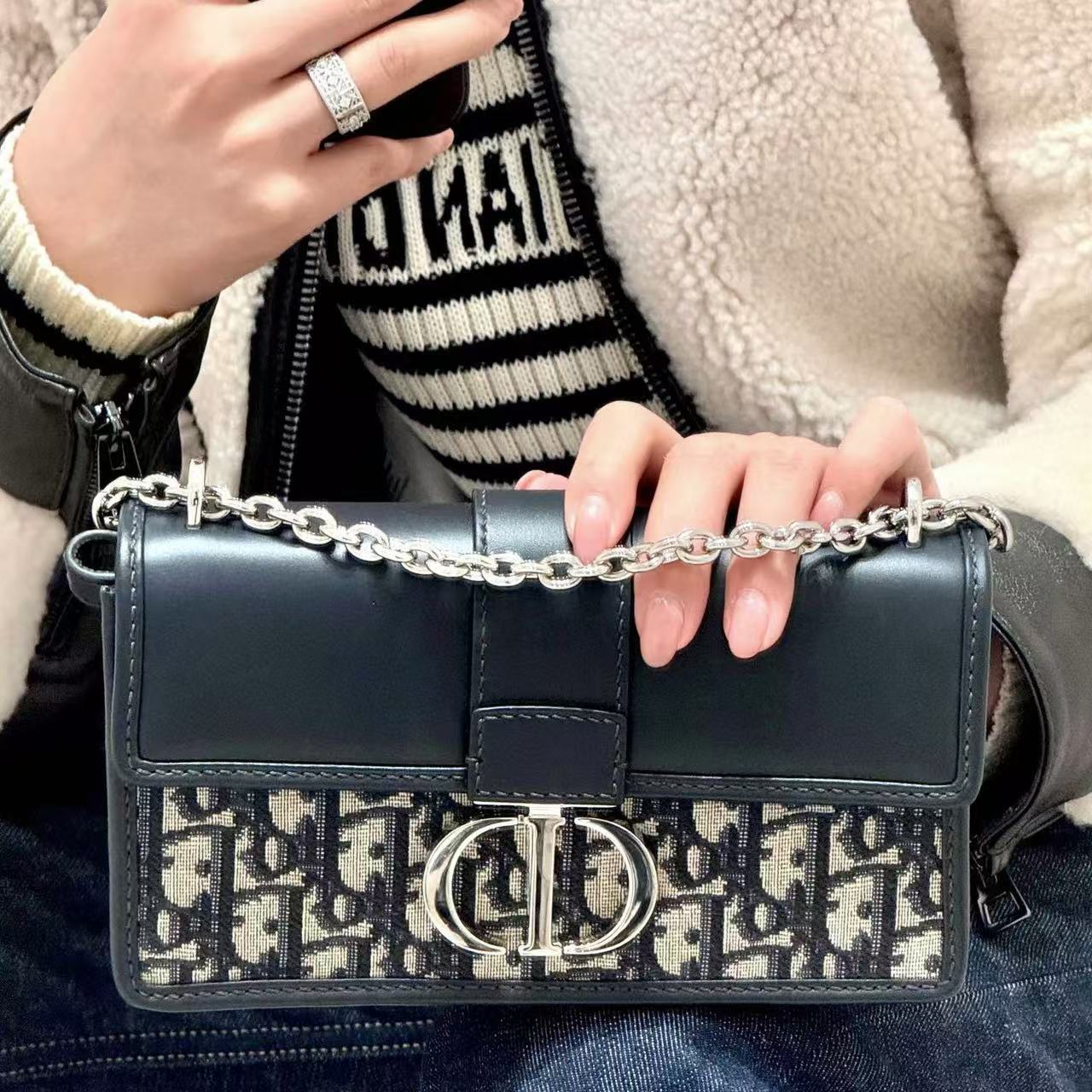 DI0R Montaigne老眼用クロスボディバッグ【50％割引+送料無料】