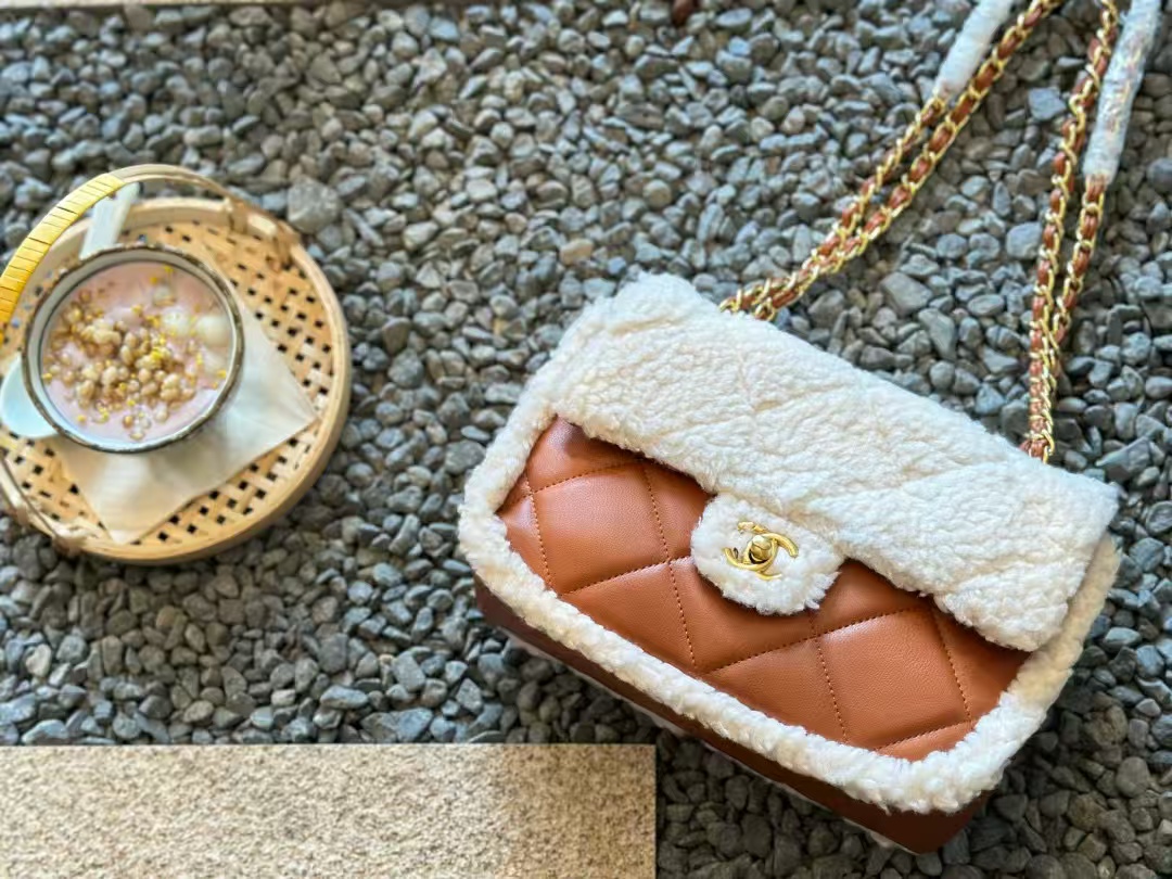 CHANE1 CF ラムウール チェーンバッグ【50％割引+送料無料】