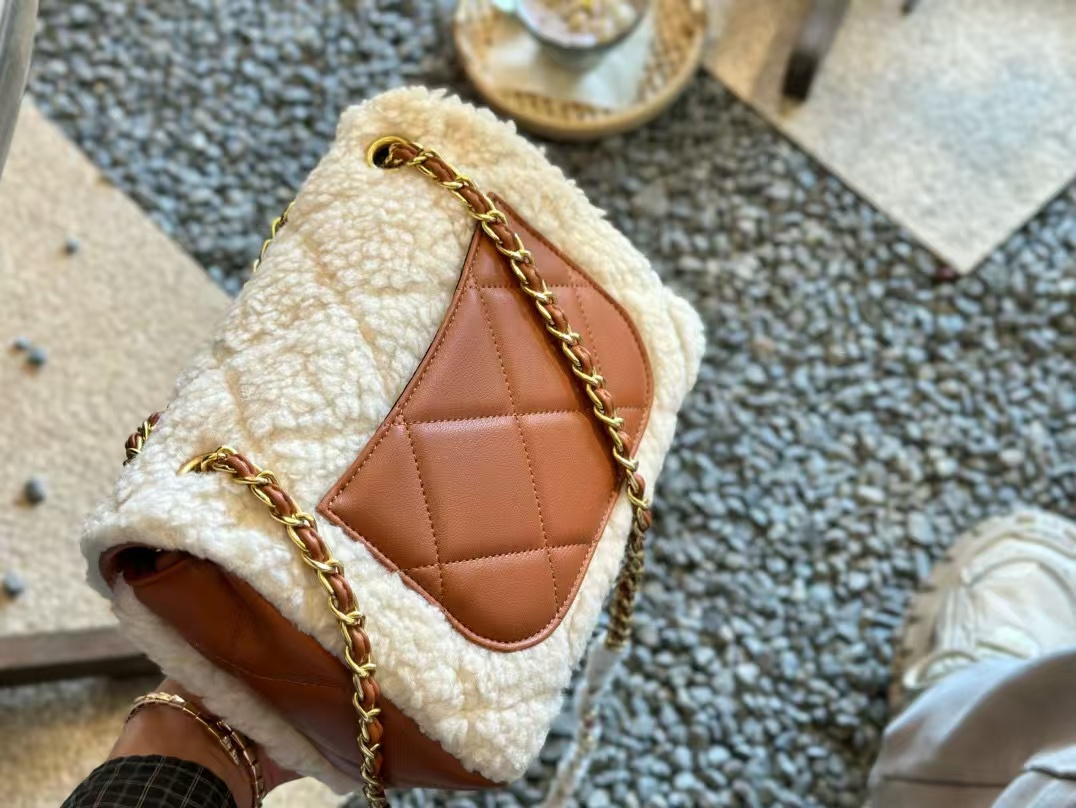 CHANE1 CF ラムウール チェーンバッグ【50％割引+送料無料】
