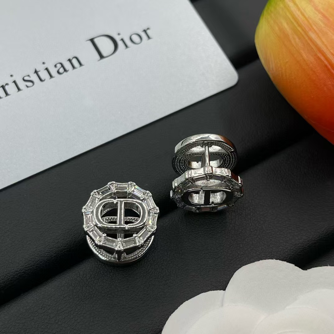 DI0R ダイヤモンド CD スタッド ピアス【50％割引+送料無料】