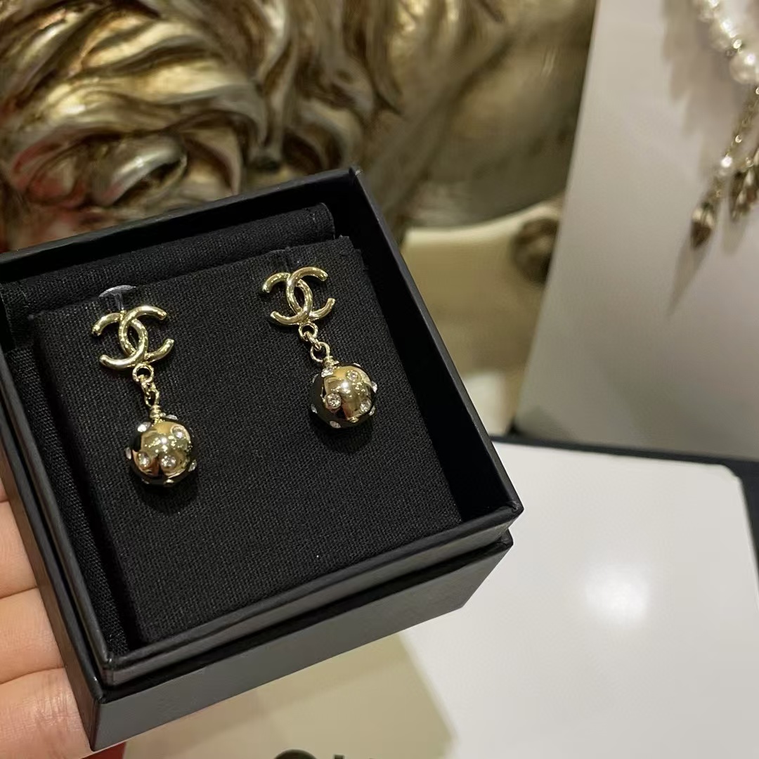CHANE1 ゴールド ダブル C ボール ペンダント イヤリング【50％割引+送料無料】