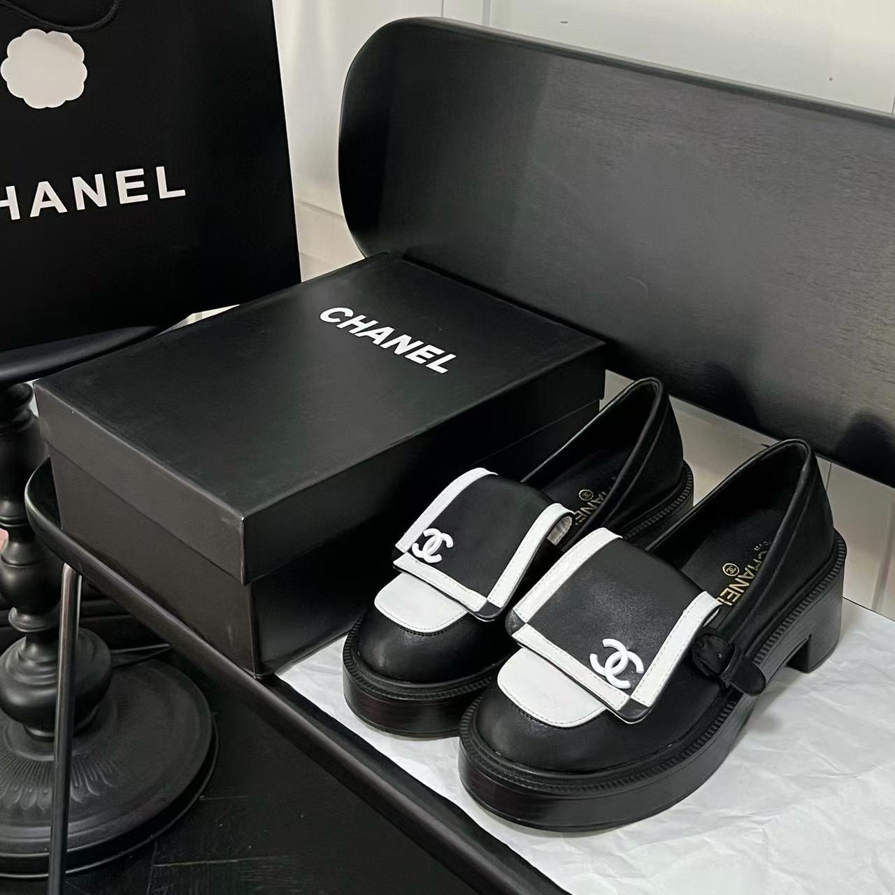 CHANE1 白黒パンダローファー【50％割引+送料無料】