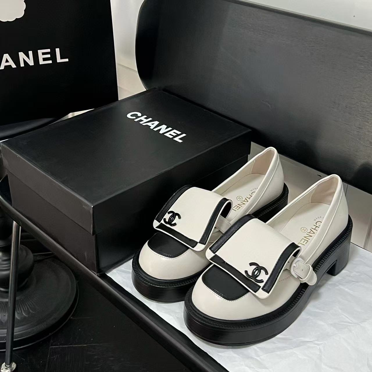 CHANE1 白黒パンダローファー【50％割引+送料無料】