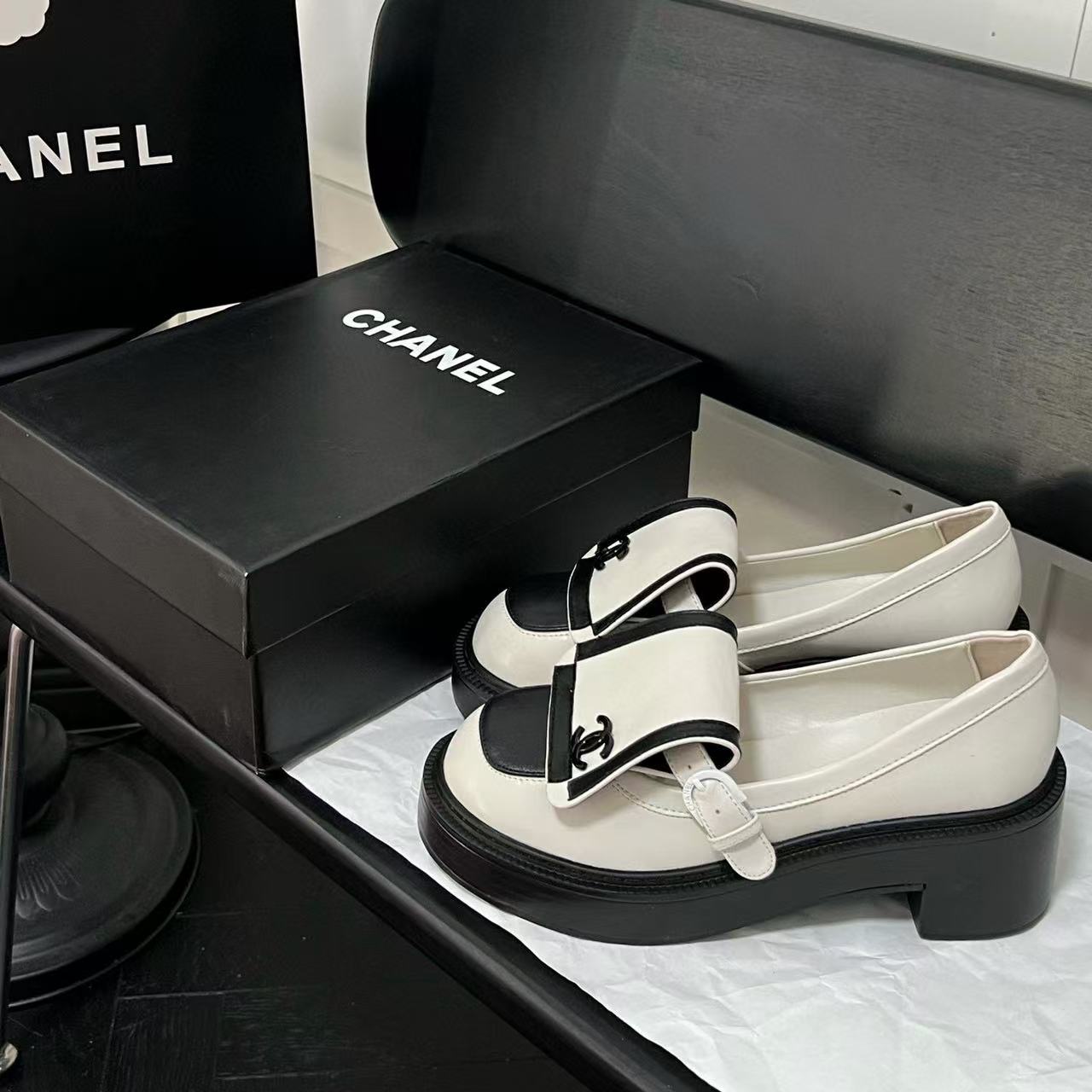 CHANE1 白黒パンダローファー【50％割引+送料無料】