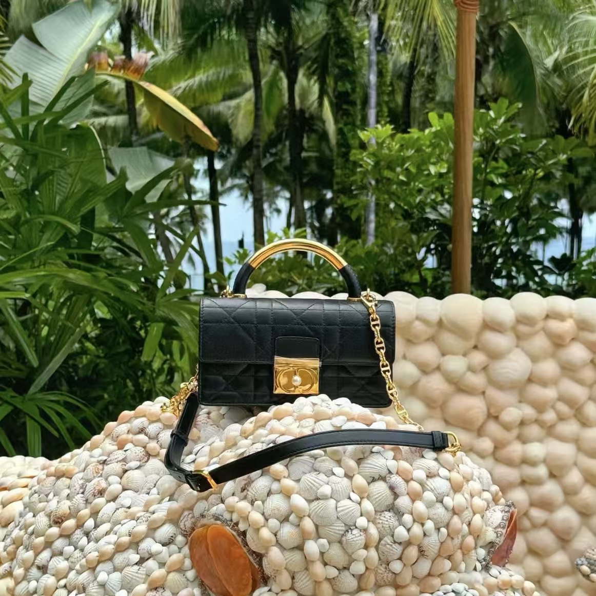 DI0Rメタルハンドルパールチェーンハンドバッグ【 50％割引+送料無料】