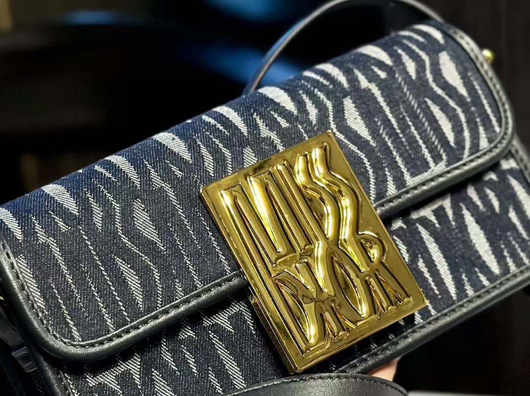 DI0R WINTERクロスボディバッグ【50％割引+送料無料】