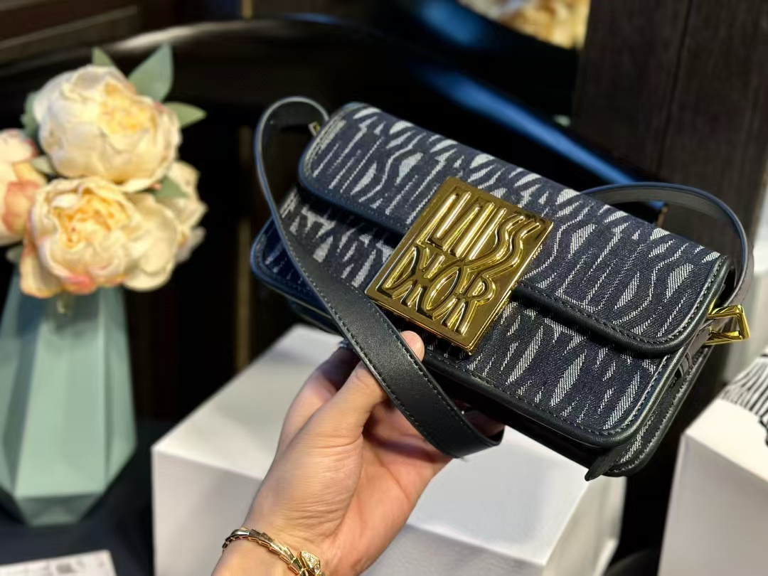 DI0R WINTERクロスボディバッグ【50％割引+送料無料】