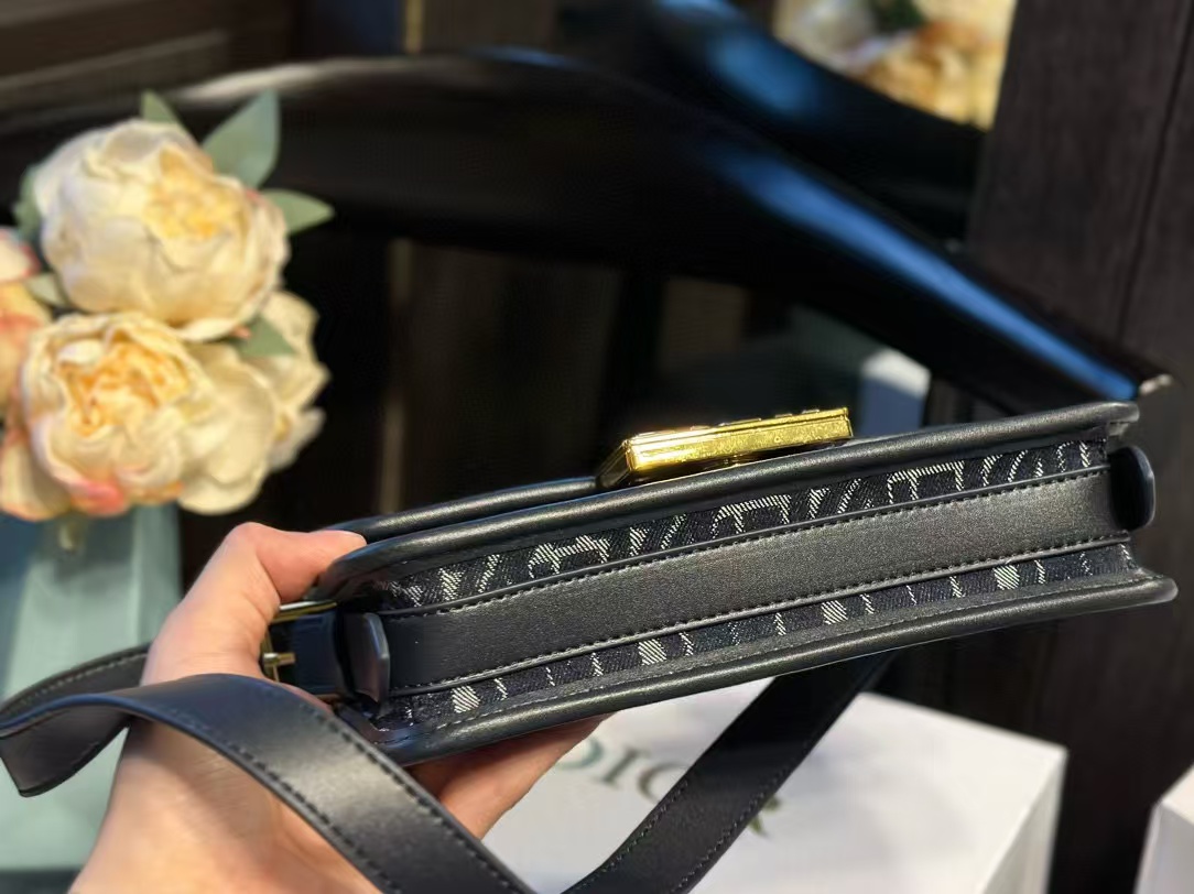 DI0R WINTERクロスボディバッグ【50％割引+送料無料】