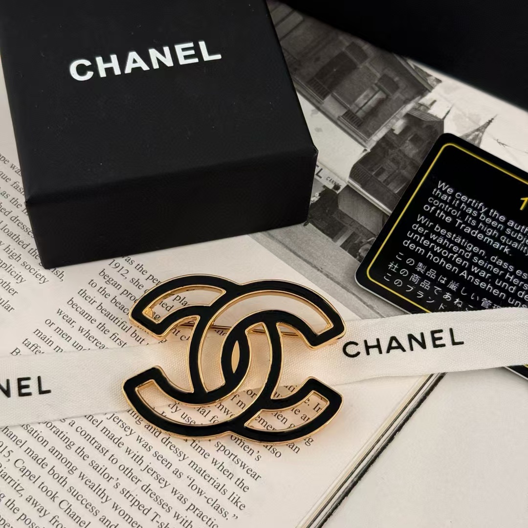 CHANE1 ダブルC イヤリング+ブローチ 2点セット【50％割引+送料無料】