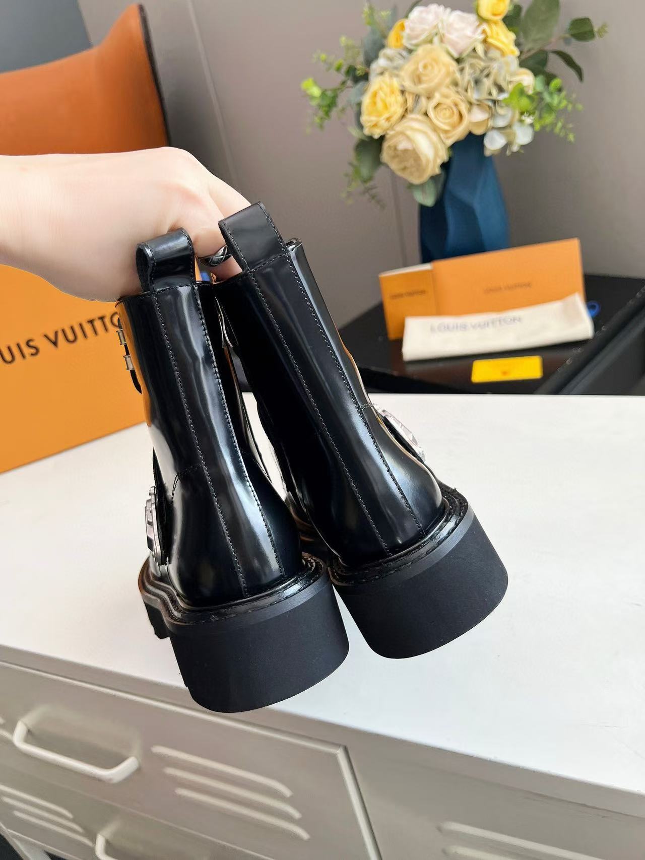 LV高級キャットウォークスタイルショートブーツ【50％割引+送料無料】