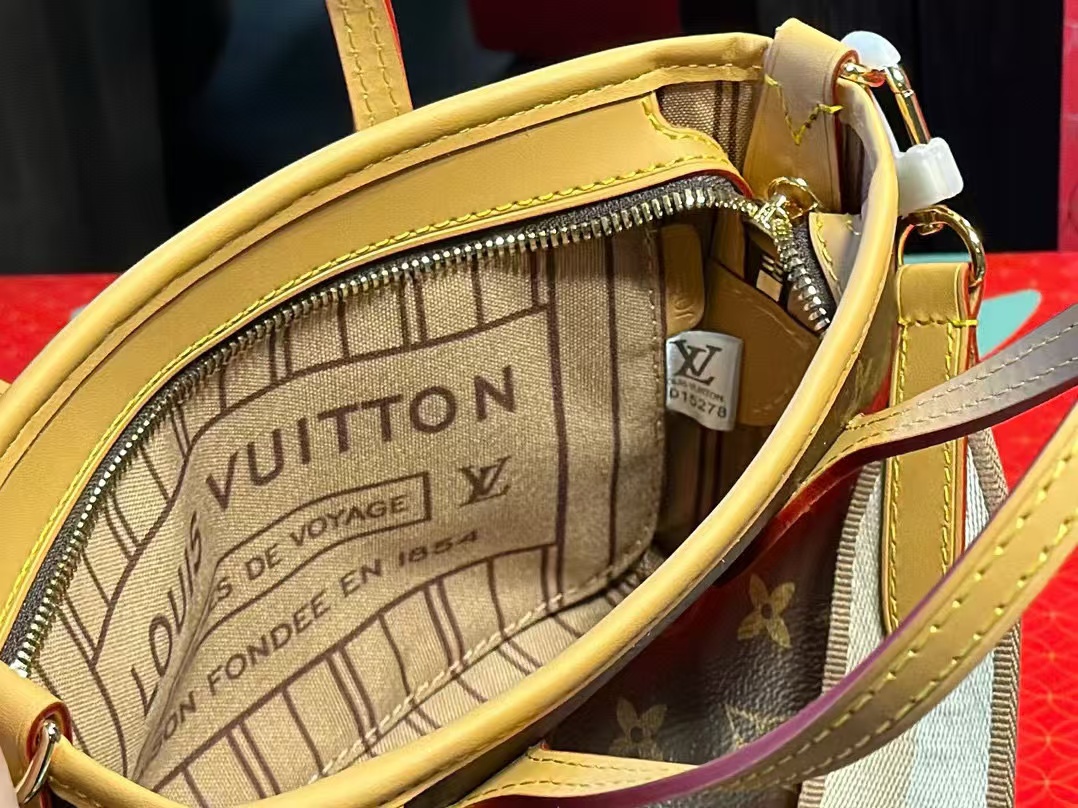 LV mini Tote老眼ハンドバッグ【50％割引+送料無料】