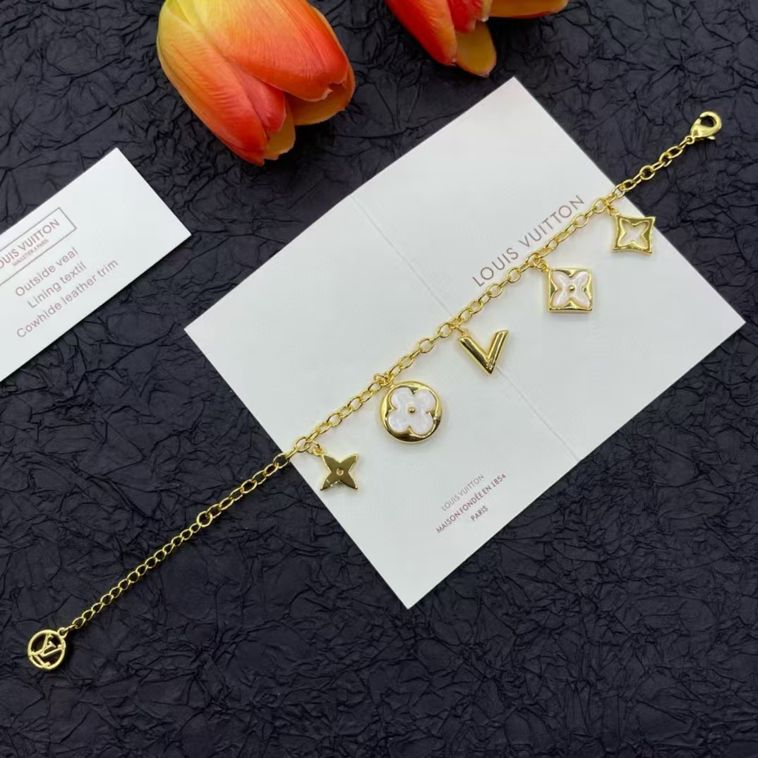 LV 四つ葉のクローバー ブレスレット【50％割引+送料無料】