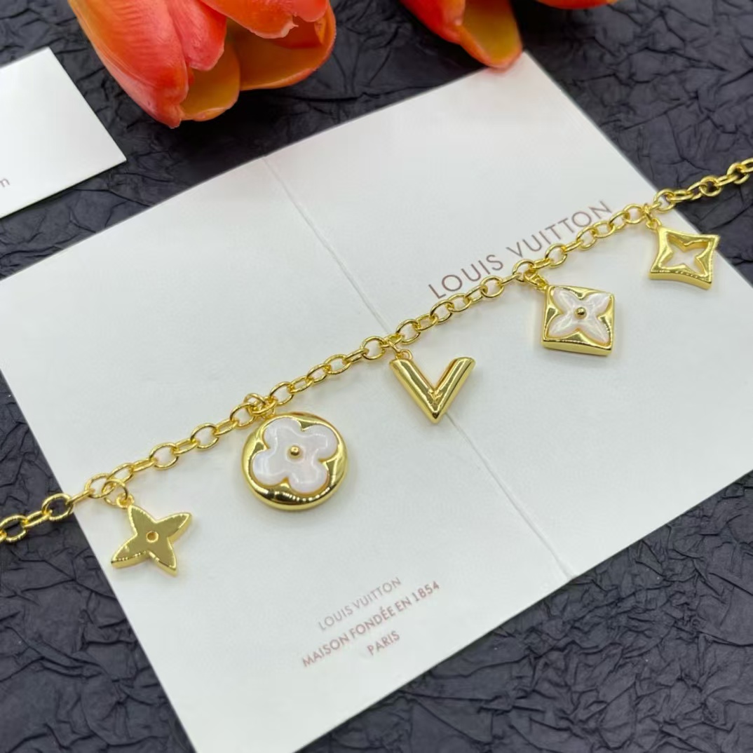 LV 四つ葉のクローバー ブレスレット【50％割引+送料無料】