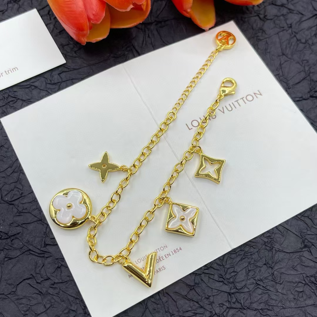 LV 四つ葉のクローバー ブレスレット【50％割引+送料無料】
