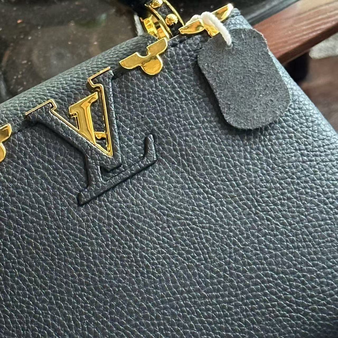 LV Capucines牛革ハンドバッグ【 50％割引+送料無料】