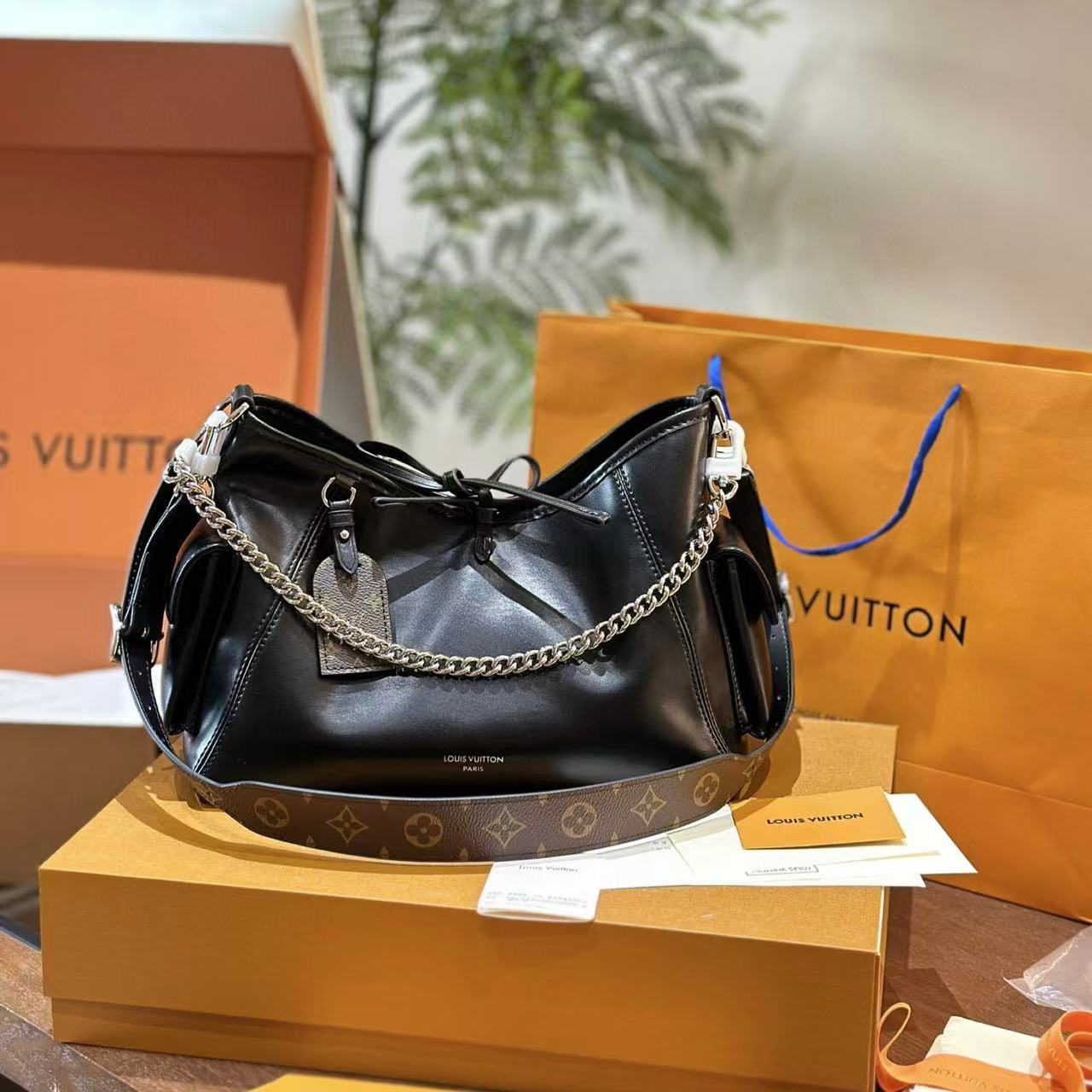 LV ショルダーストラップ老眼チェーンショルダーバッグ【 50％割引+送料無料】