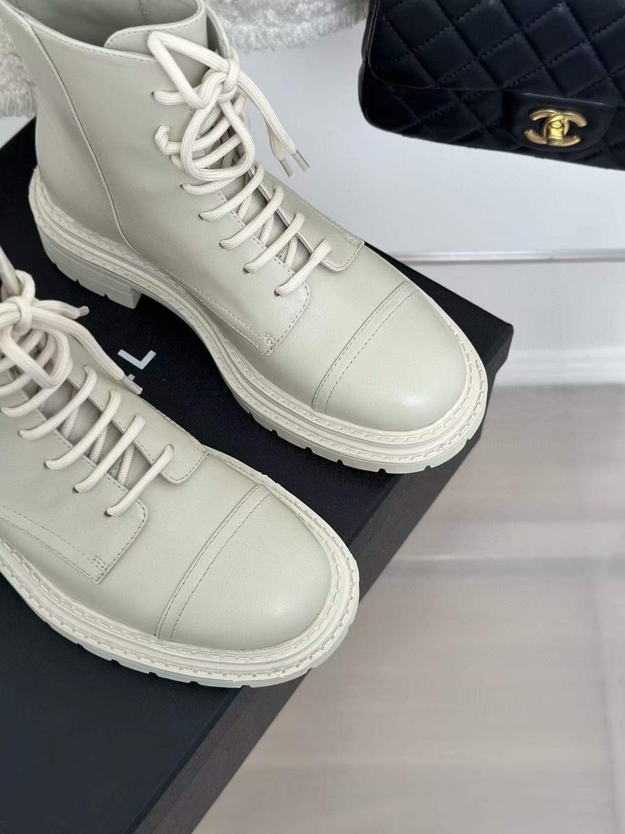 CHANE1 高品質 定番 シンプル レースアップ 厚底 ショートブーツ【50％割引+送料無料】