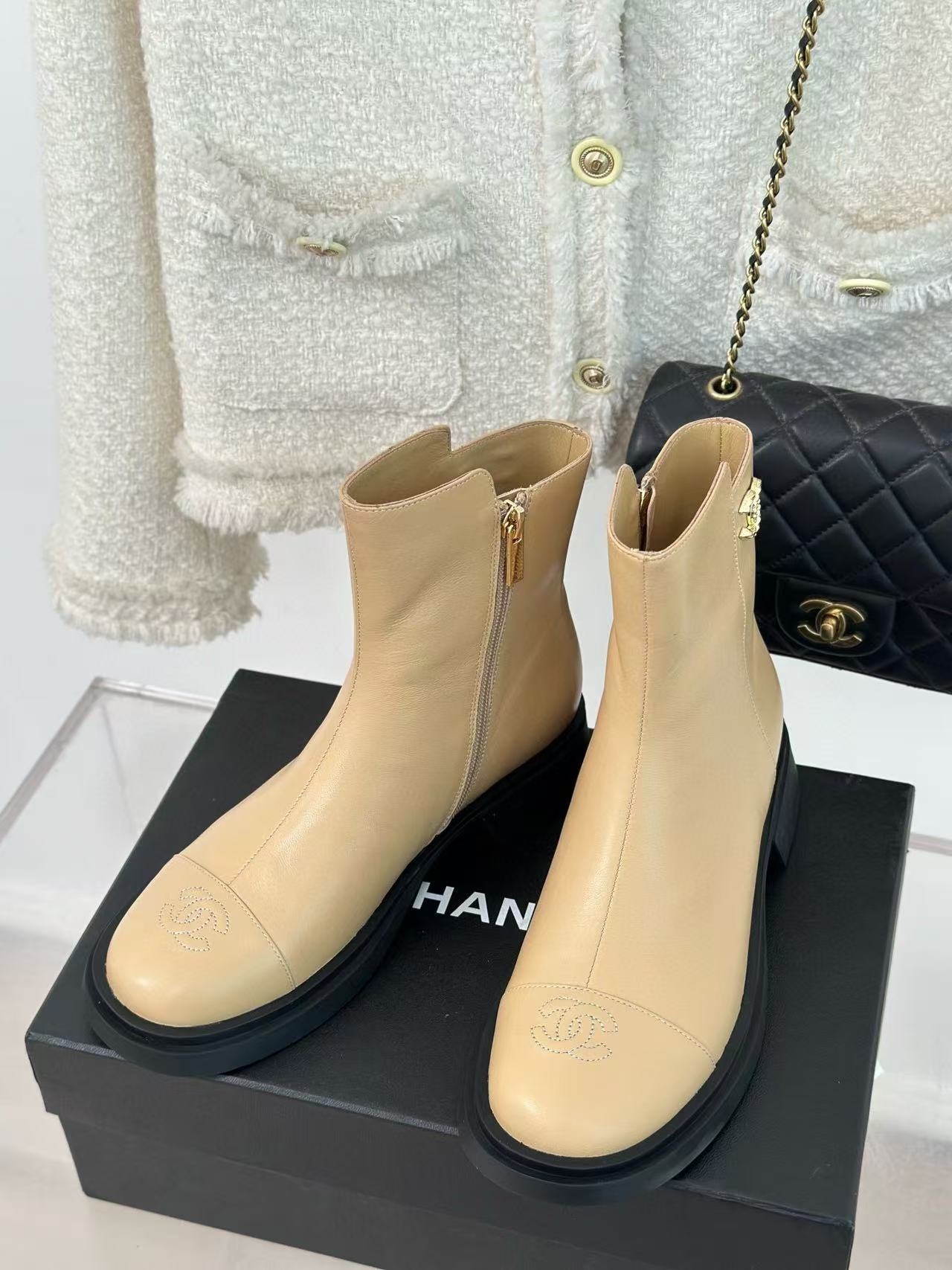 CHANE1 高級ダブルCロゴ シンプル厚底ショートブーツ【50％割引+送料無料】