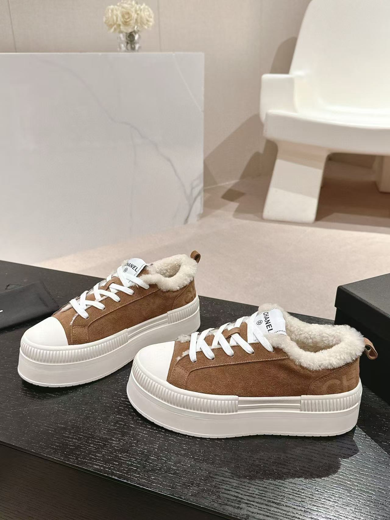 CHANE1 高品質ラムウールプラットフォームシューズ【50％割引+送料無料】