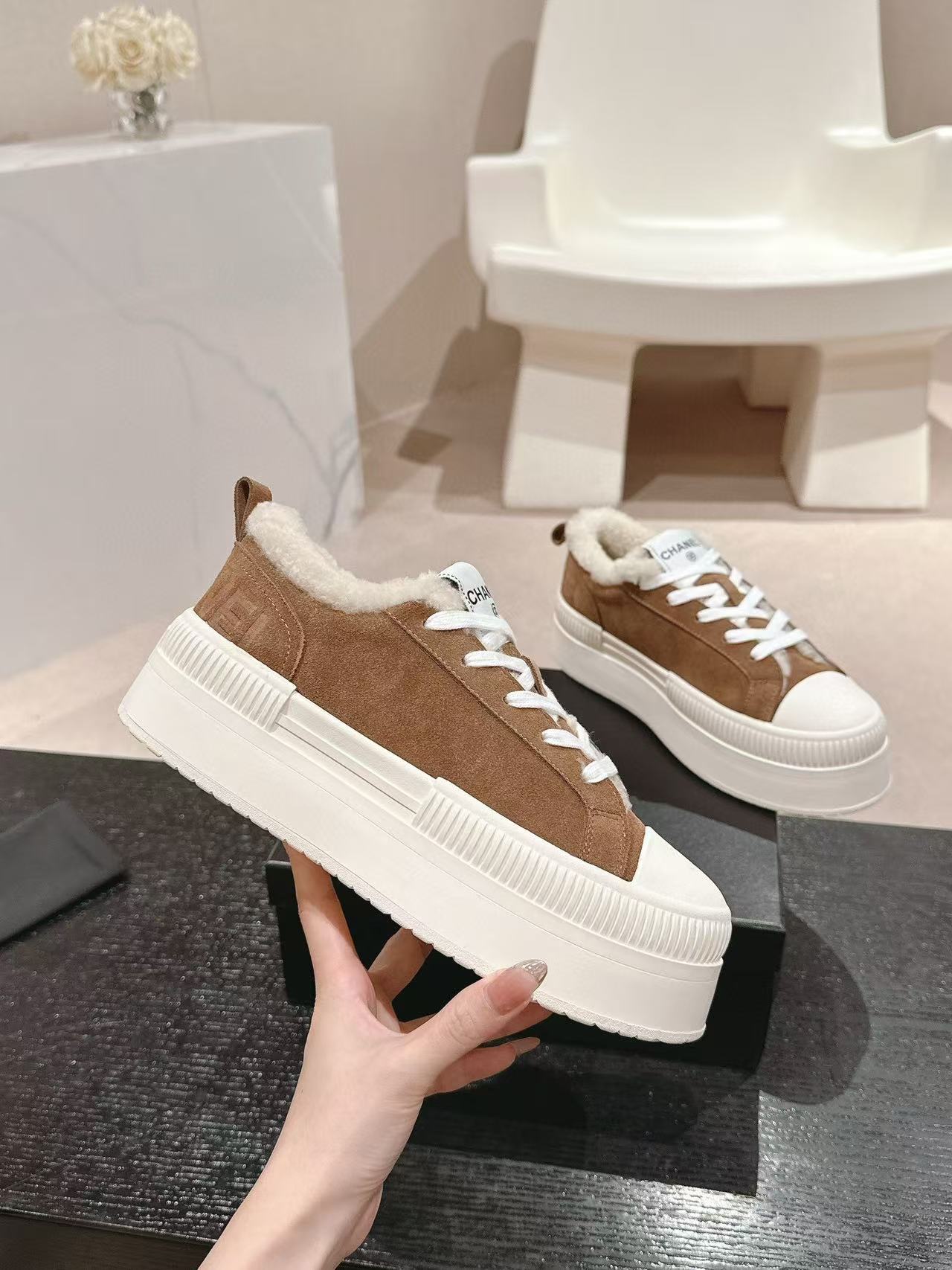 CHANE1 高品質ラムウールプラットフォームシューズ【50％割引+送料無料】