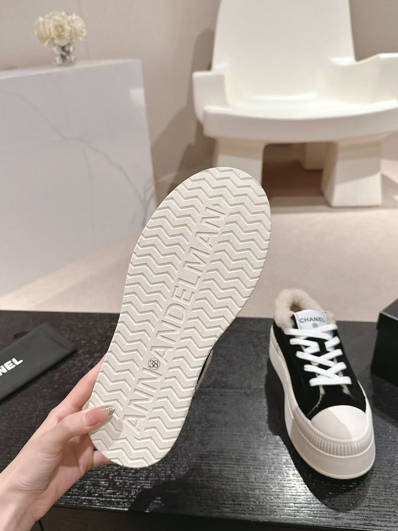 CHANE1 高品質ラムウールプラットフォームシューズ【50％割引+送料無料】