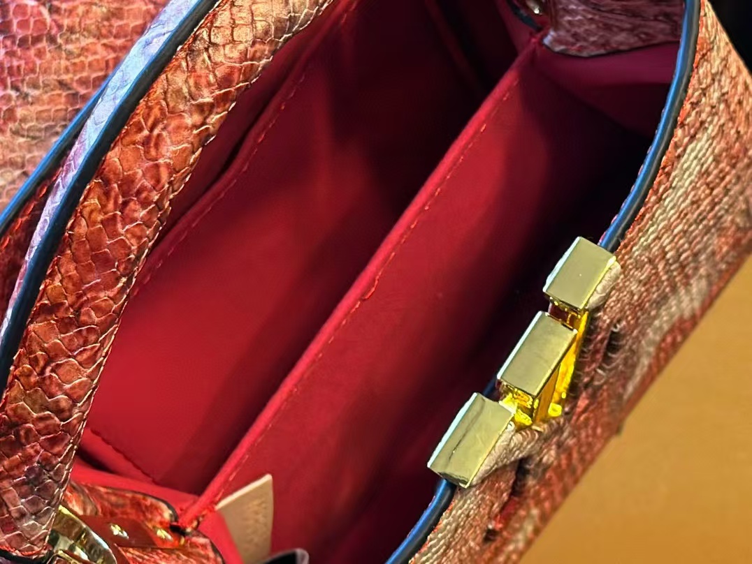 LV Capucinesハンドバッグ 【 50％割引+送料無料】