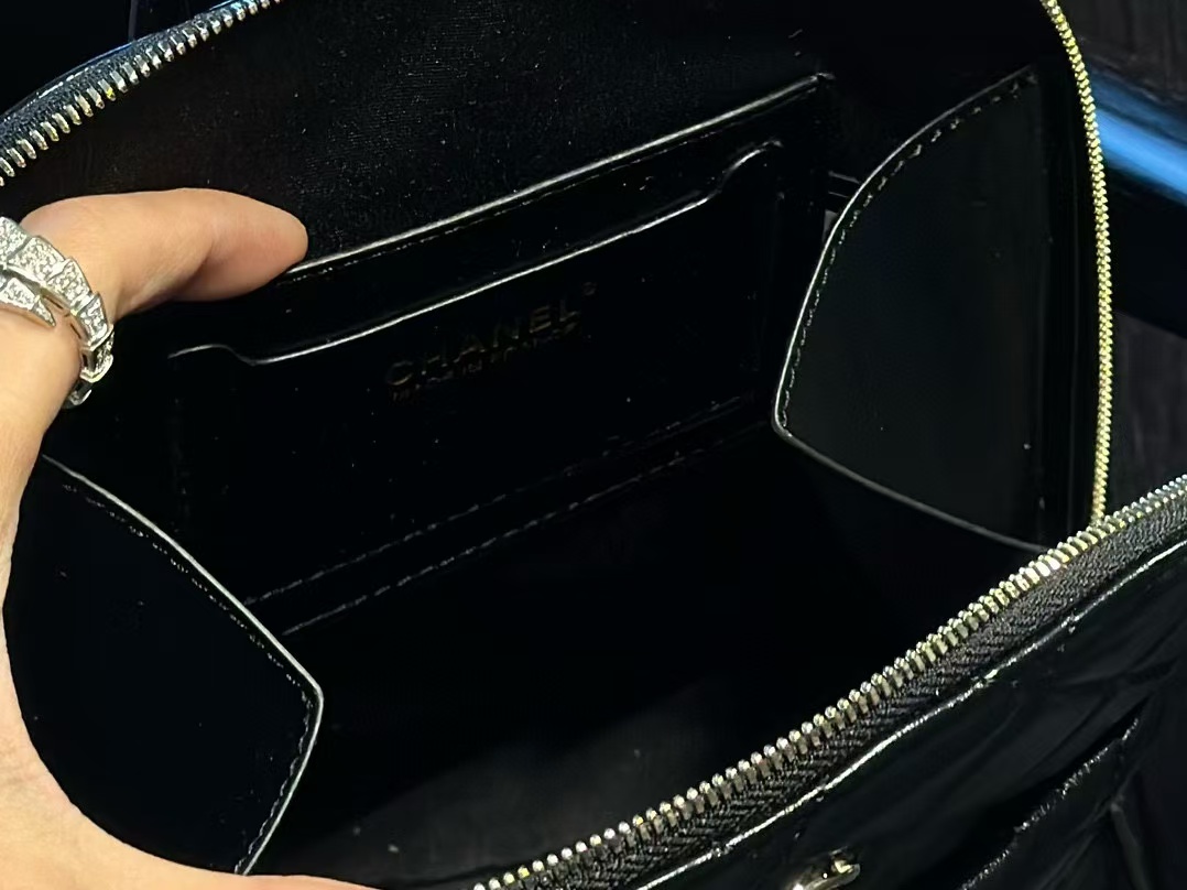 CHANE1 2-in-1 パテントレザー チェーン バックパック【 50％割引+送料無料】