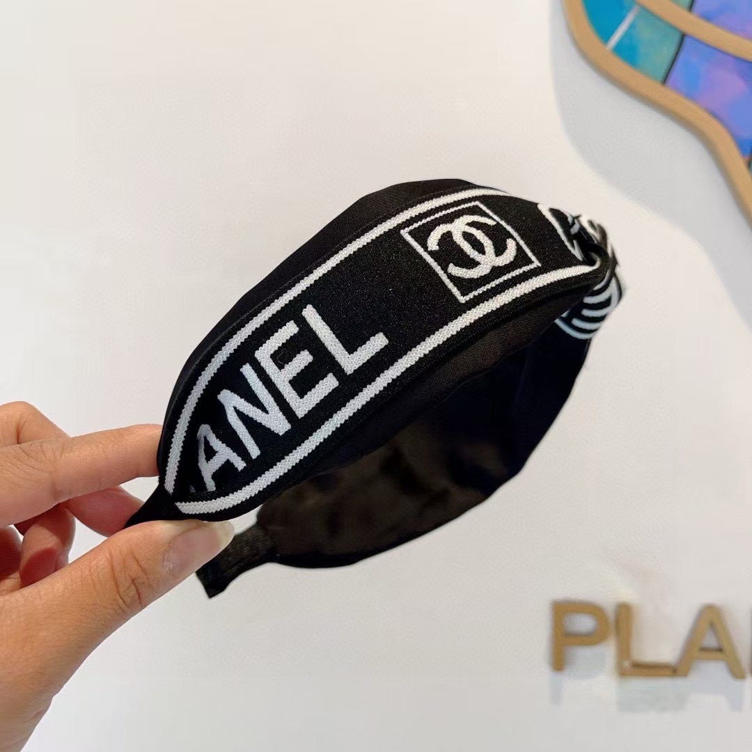 [Copy]CEL1NE 刺繍ロゴフードカーディガン【50％割引+送料無料】