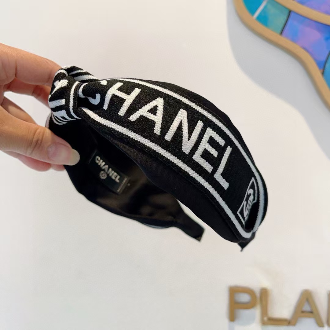 [Copy]CEL1NE 刺繍ロゴフードカーディガン【50％割引+送料無料】