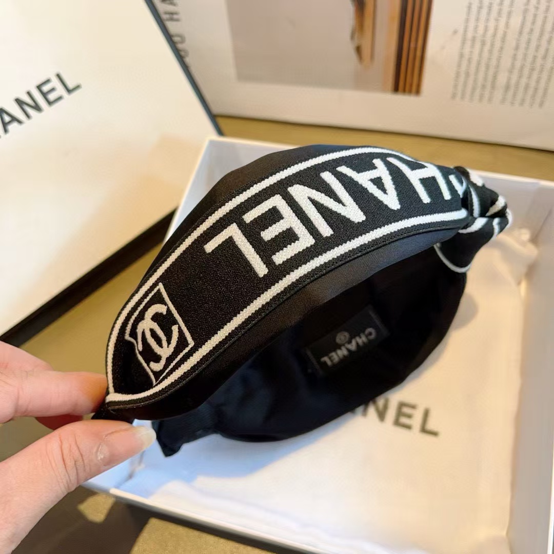 [Copy]CEL1NE 刺繍ロゴフードカーディガン【50％割引+送料無料】